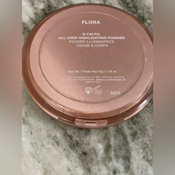 🥇HUDA BEAUTY N.Y.M.P. Highlighter, FLORA 
Very Rare!! Made in Italy - Picture 6 of 14